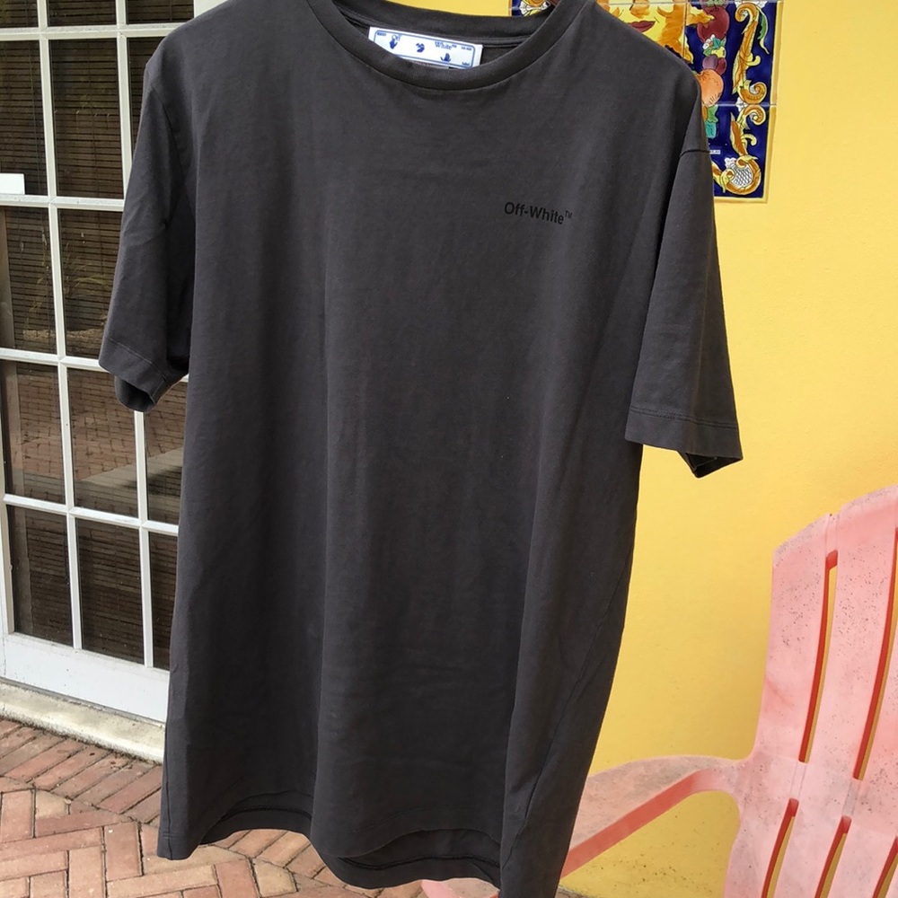 Off-White graphic tee short-sleeve. Worn once